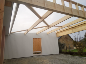 Charpente apparente carport et abri de jardin Morbihan