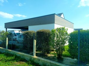 Bandeau bois périphérique carport sur abri de jardin