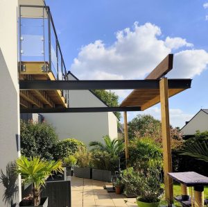 Balcon bois métal sur pergola Morbihan